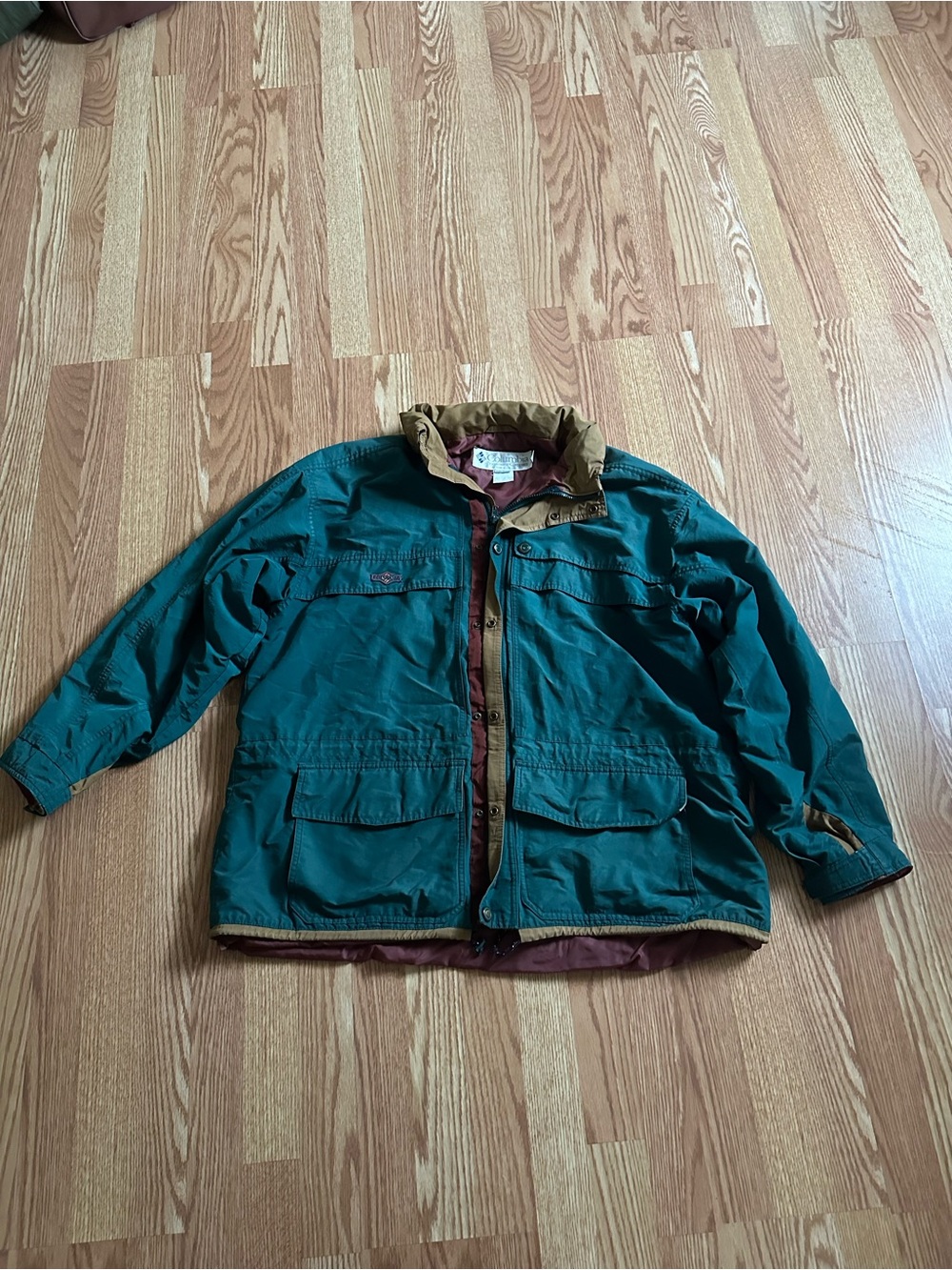 VINTAGE COLUMBIA SPORTSWEAR! RARE!